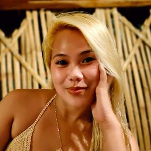 A Beautiful Filipina Girl