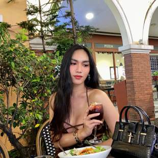 Filipina Ladyboy