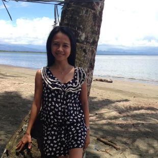 Pretty Filipina Girl
