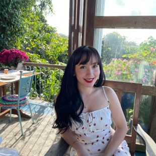 A Beautiful Filipina Girl