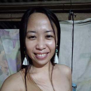 Pretty Filipina Girl