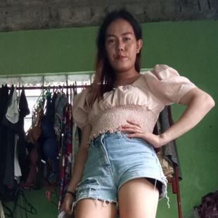 Filipina Ladyboy