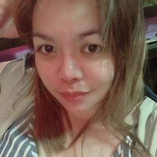 Pretty Filipina Girl