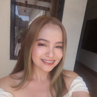 Pretty Filipina Girl
