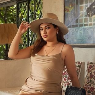 Filipina Ladyboy