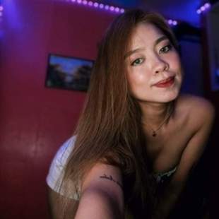 A Beautiful Filipina Girl