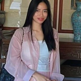 Pretty Filipina Girl