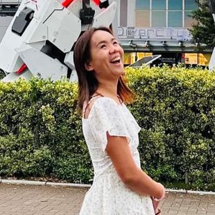 Pretty Filipina Girl