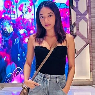 A Beautiful Filipina Girl