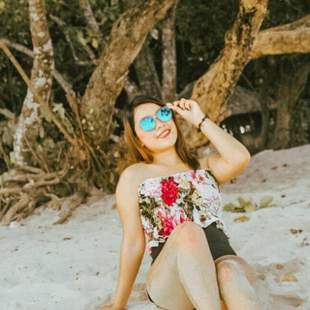 A Beautiful Filipina Girl