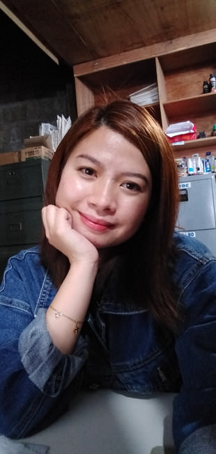 A Beautiful Filipina Girl