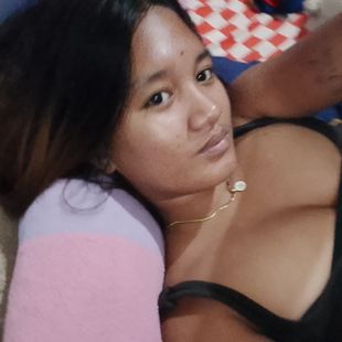 A Beautiful Filipina Girl