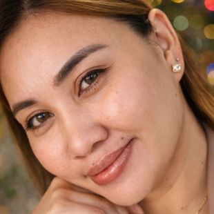 A Beautiful Filipina Girl