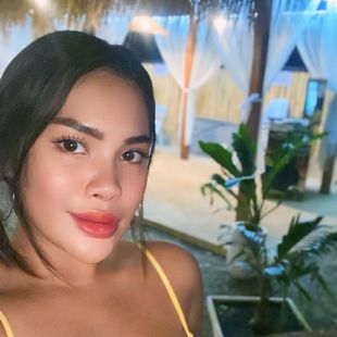 Pretty Filipina Girl