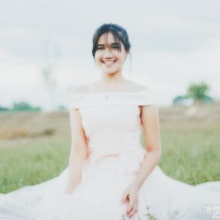 Pretty Filipina Girl
